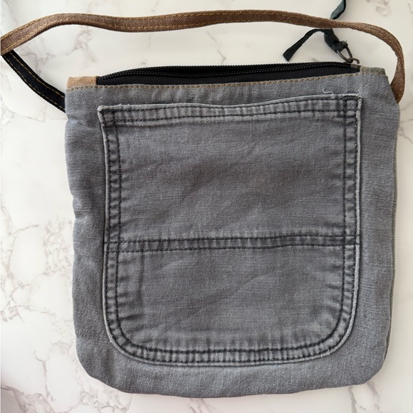 Carhartt Gray Messenger Bag with Adjustable Straps - Picture 5 of 8